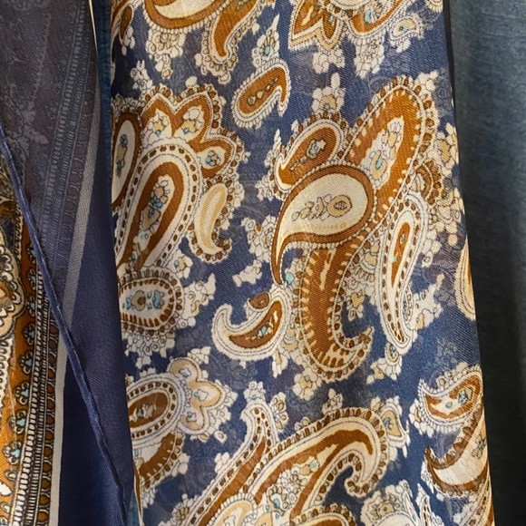 Navy paisley print scarf - Picture 4 of 8